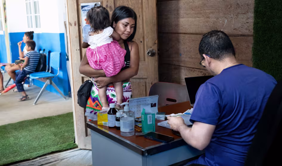 Migrants and community members at a local clinic in Panama