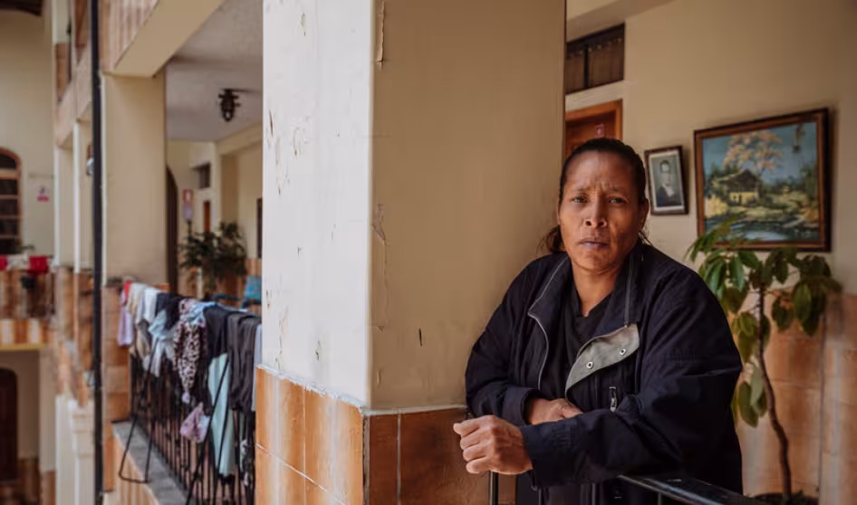 Venezuelan woman in an apartment building