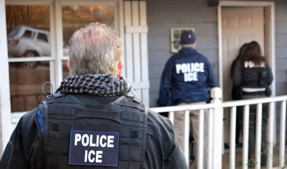 ICE fugitive operations team