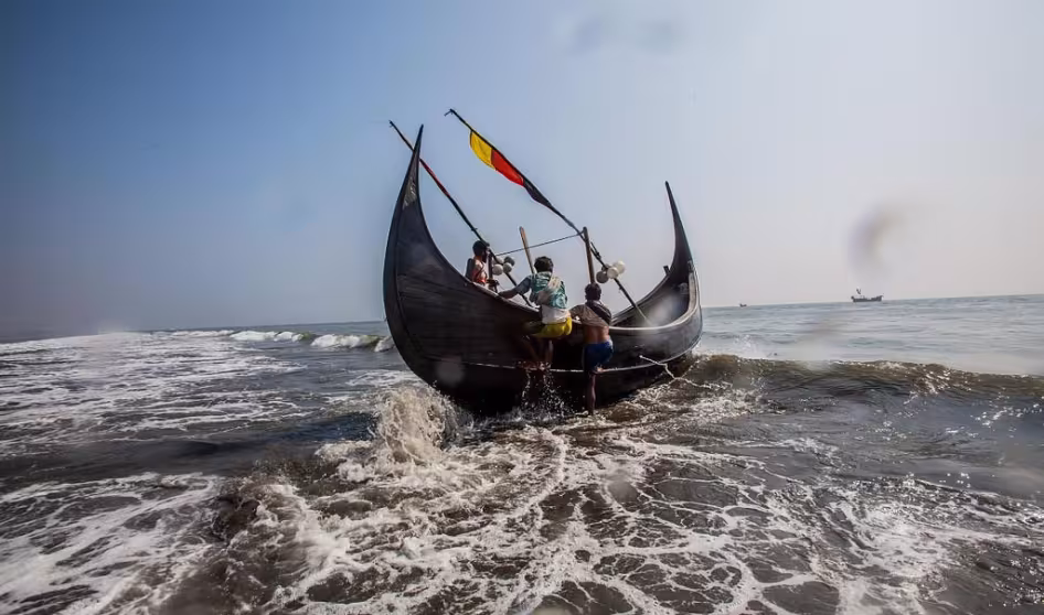 Boat on Bay of Bengal