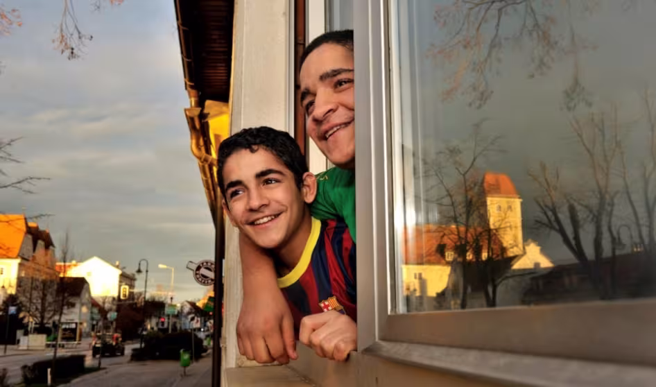 unhcr syrian brothers austria