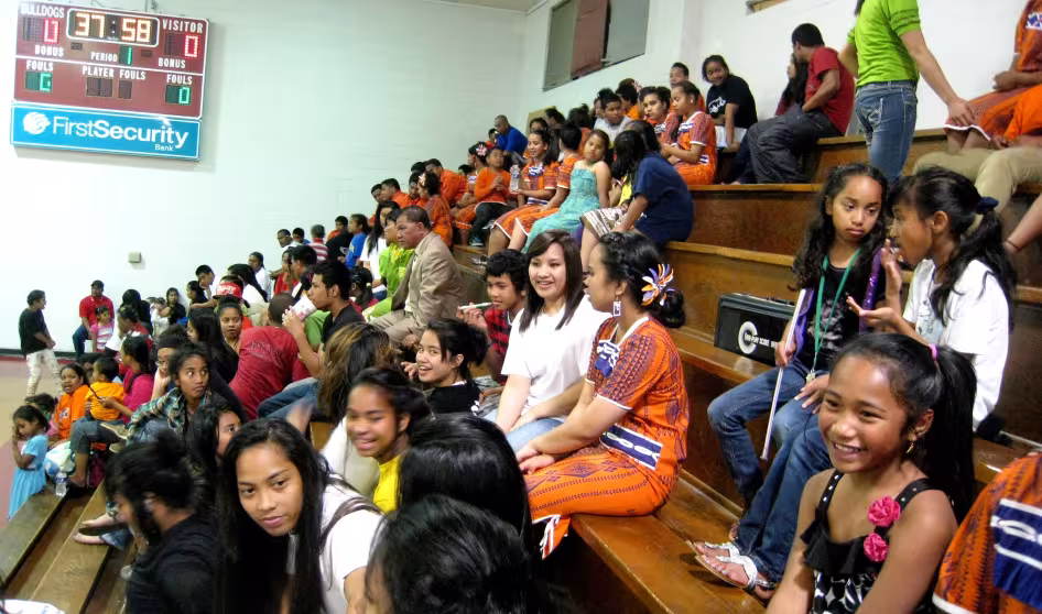 Marshallese watch a jepta dance competition