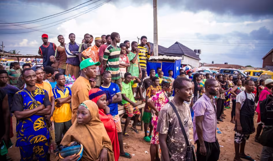 A crowd in Benin City, Nigeria. (Photo: IOM/Agara Barinedum)