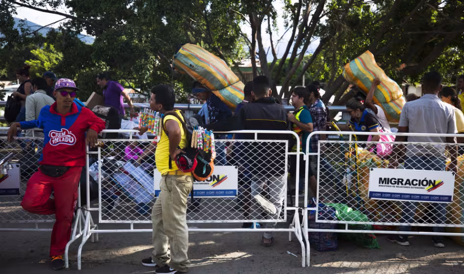 Migrantes venezolanos en la frontera colombiana.
