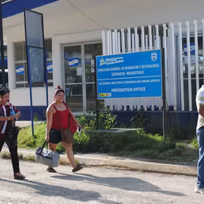 Crossers at the Nicaragua-Costa Rica border