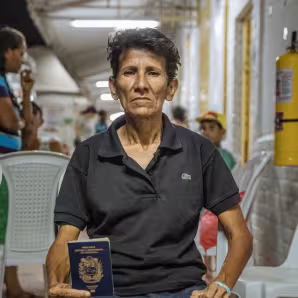 IOm_Colombia_Passport_Woman_smaller