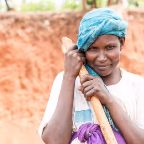 Photo of woman in Central African Republic participating in cash for work program