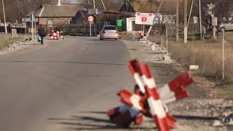 Scene of Ukrainian street with barricades.