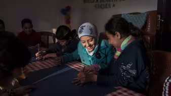 UNHCR_Syrian_schoolgirls_Lebanon