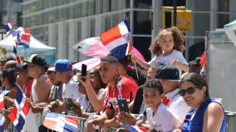 Una multitud en un desfile del D&iacute;a Dominicano en Nueva York.